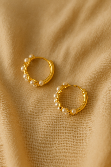 Ivy Pearl Twist Huggies