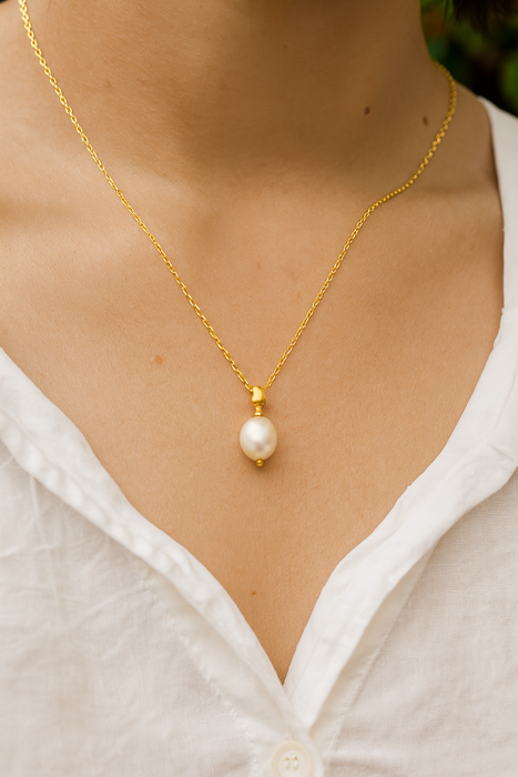 Cleo Pearl Drop Necklace