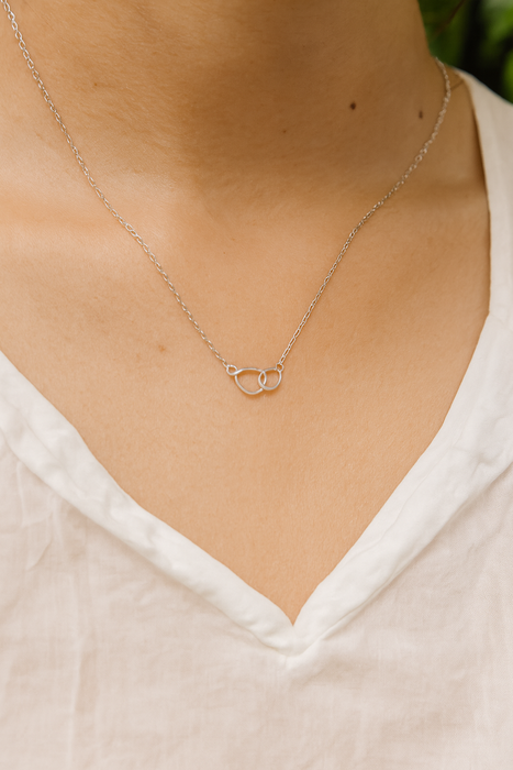 Nova Interlocking Loops Necklace